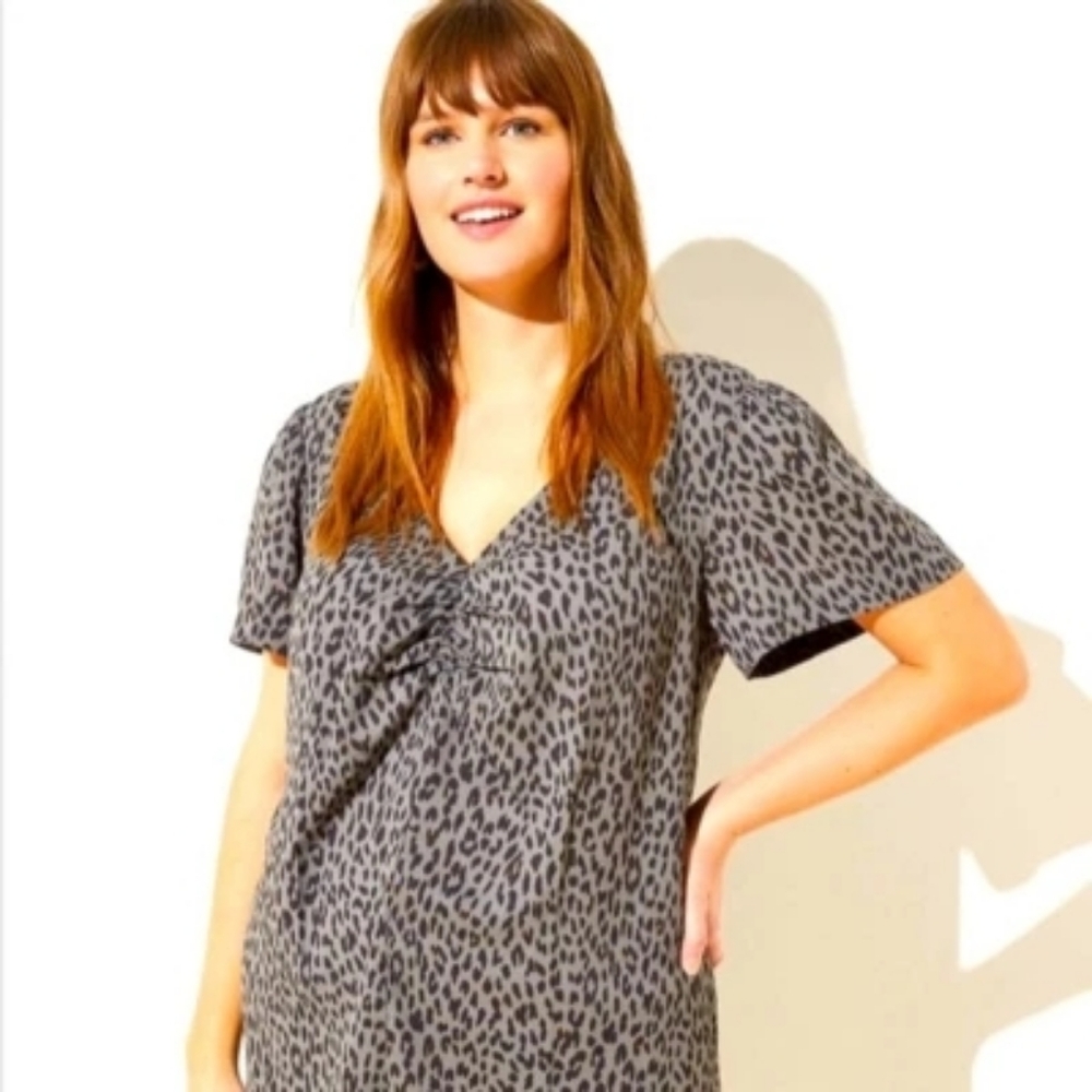 LOFT Women's Size M Gray Leopard Print Top - Picture 10 of 10
